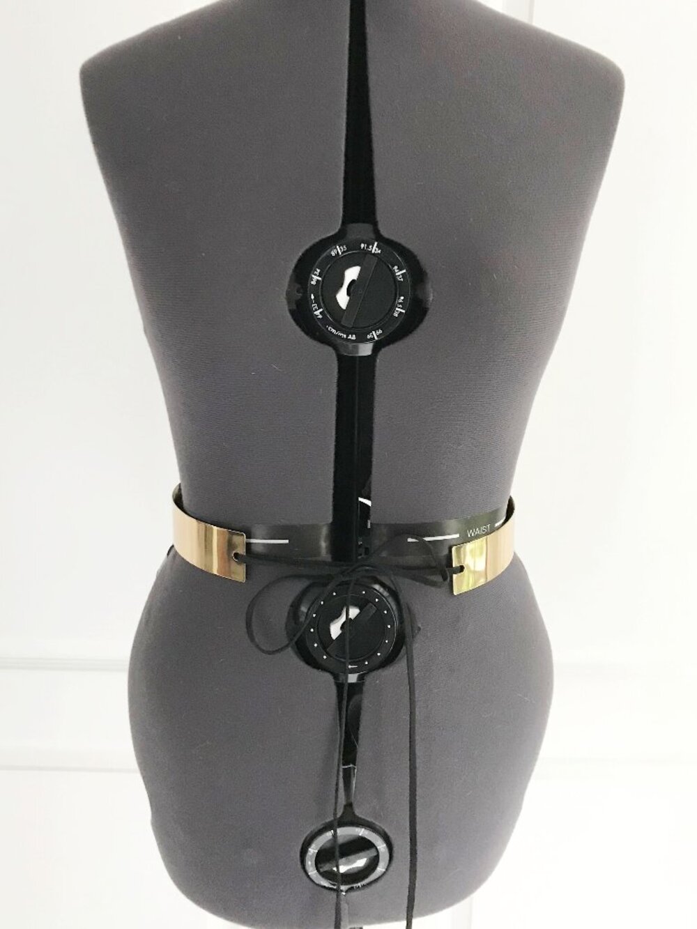 Thick Rigid Belt in Gold Tone Metal, Unbranded